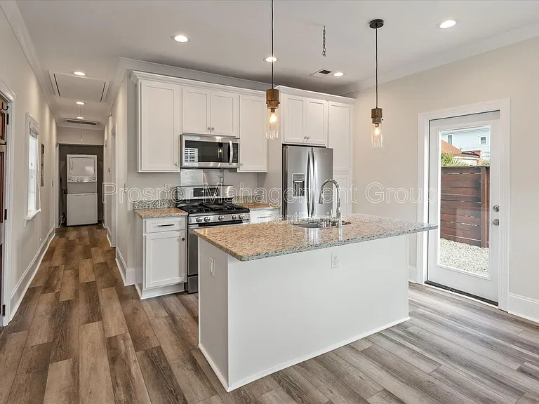 400 Sumter St — Photo 5