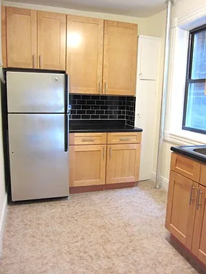 Rented by City Connections Realty | media 20