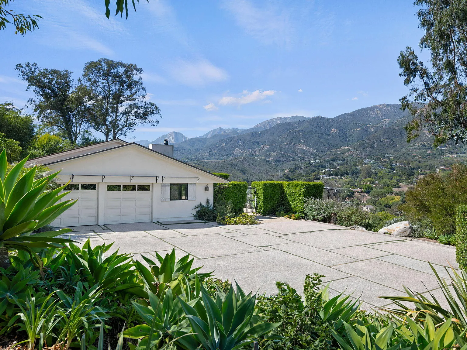 3 bed, 2.0 bath, 2168 sqft, $10,500 — Photo 3