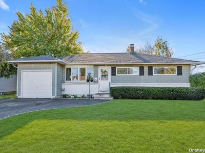 958 N Delaware Avenue, Lindenhurst, NY, 11757