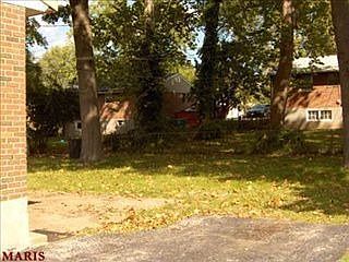 5th image of 8125 Marilyn Ct