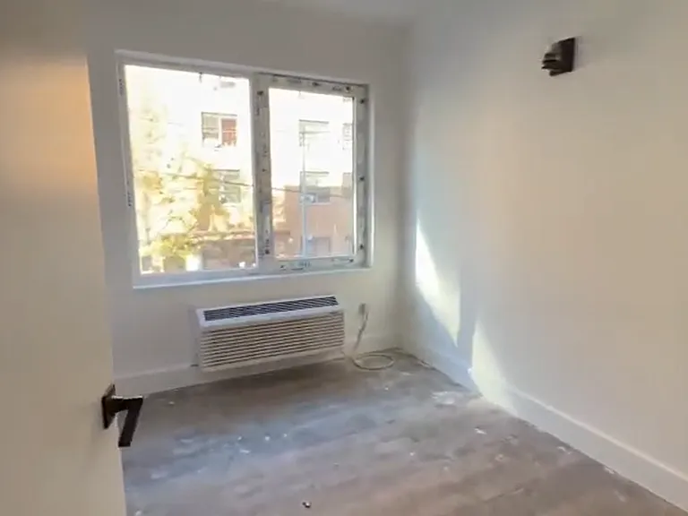 355 E 194th St #8B — Photo 3