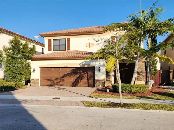 8745 NW 100th Pl, Doral, FL 33178