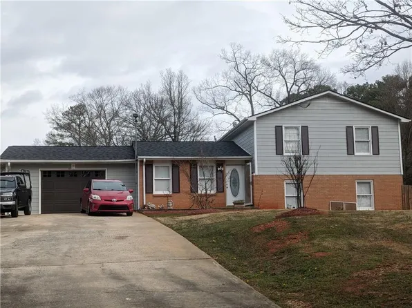 3081 Hillwood Dr, Lawrenceville, GA 30044