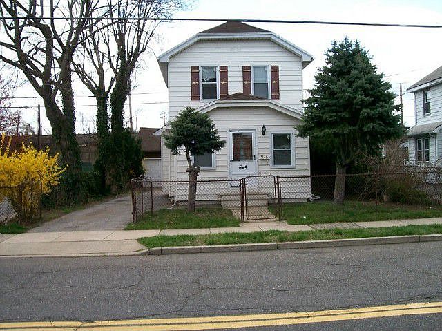 1st image of 96 Charles St