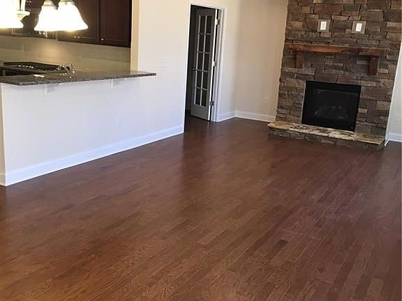 5th image of 1983 Silver Birch Dr SE #6