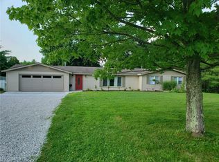 884 Colony Dr, Aurora, OH 44202