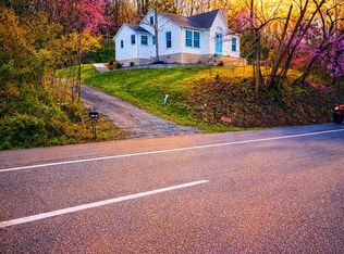 739 W Main St, Sevierville, TN 37862