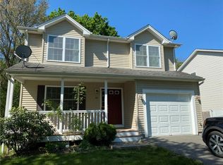 52 Desmarais St, Cumberland, RI 02864