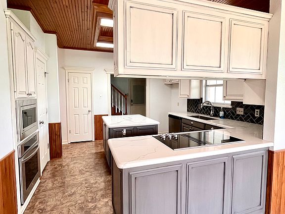 5th image of 126 Norwood Dr
