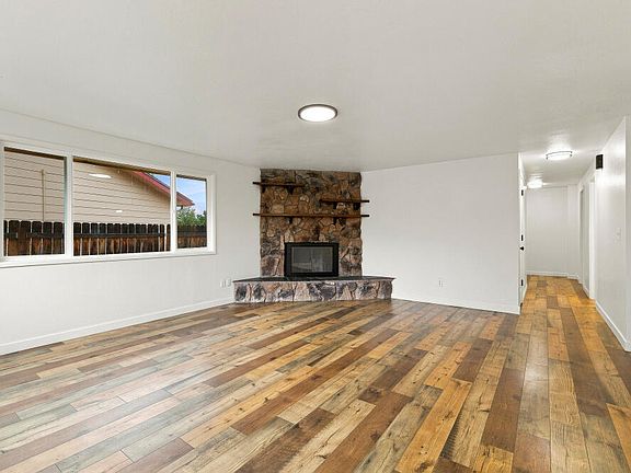 5th image of 4719 Hope St