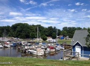 40 N Bailey Ave, South Haven, MI 49090