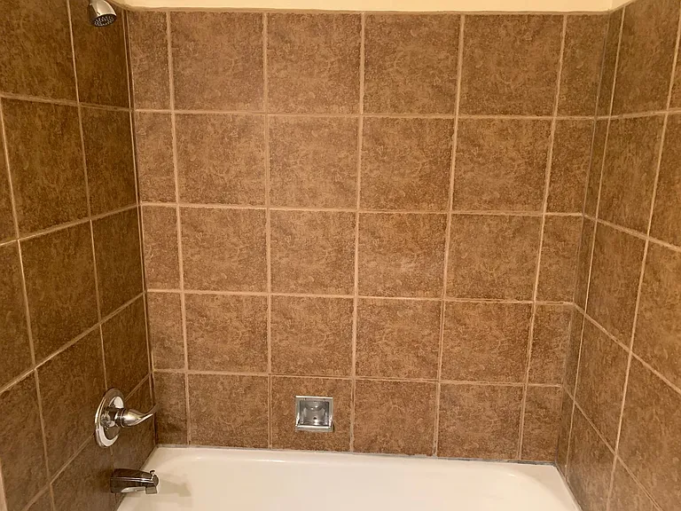 229 N Hancock Ave — Photo 3