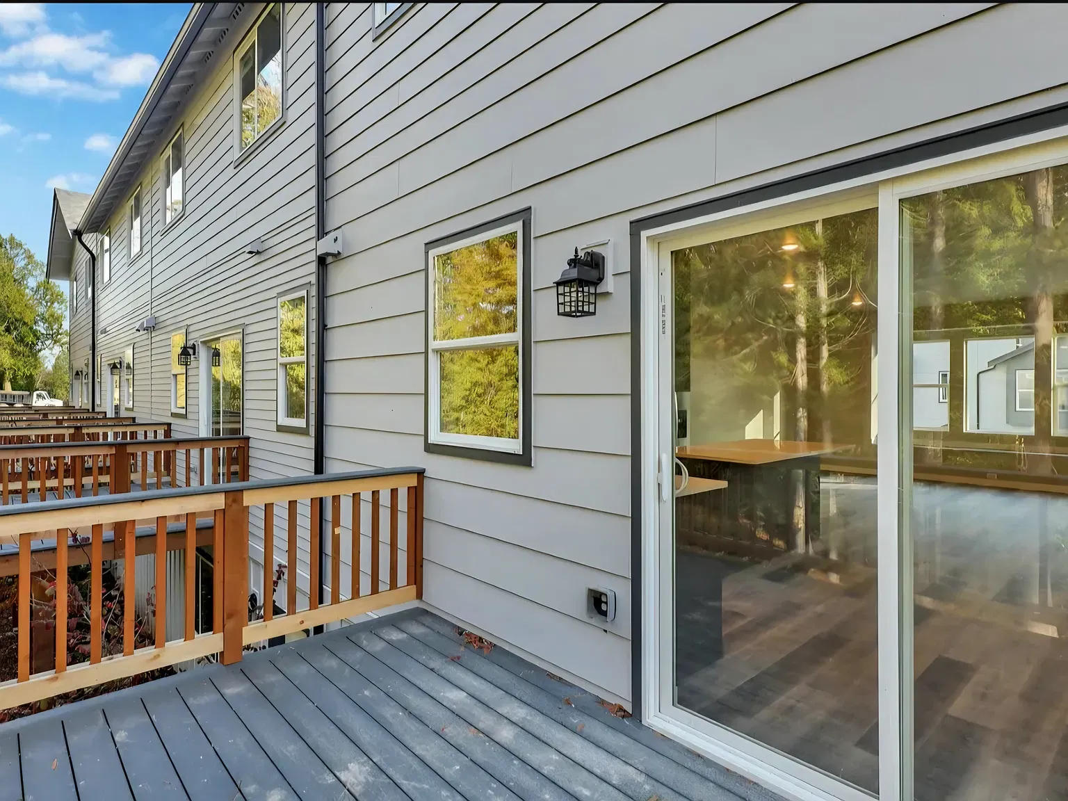3 bed, 2.5 bath, 1406 sqft, $2,395 — Photo 3