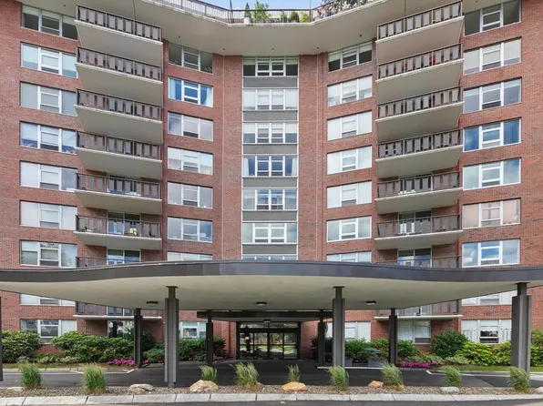 280 Boylston St APT 713, Newton, MA 02467
