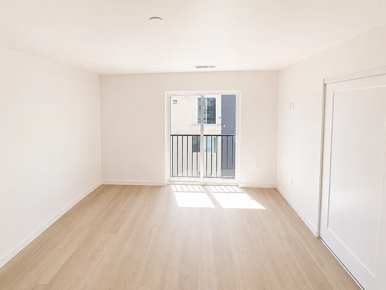 38206 Sierra Hwy — Photo 16