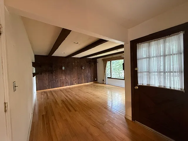 146 Heatherhill Rd — Photo 3