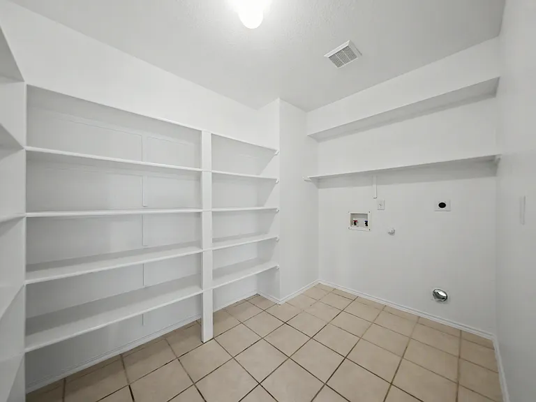 5013 Causeway Ct — Photo 22