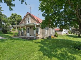 1109 E Montgomery St, Knoxville, IA 50138