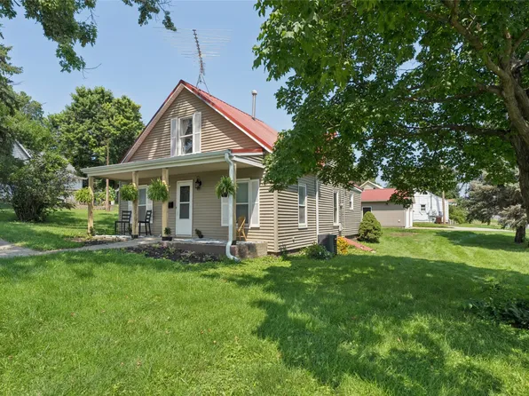 1109 E Montgomery St, Knoxville, IA 50138