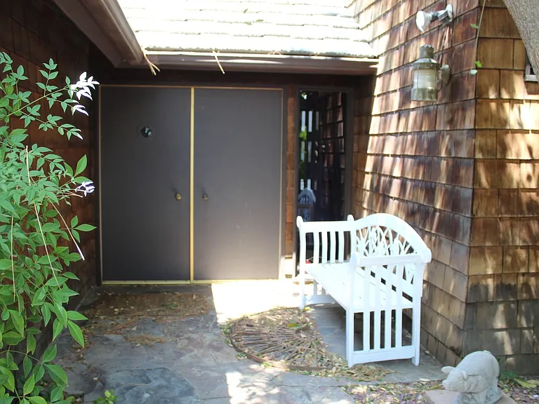 4301 Flintridge Dr — Photo 3
