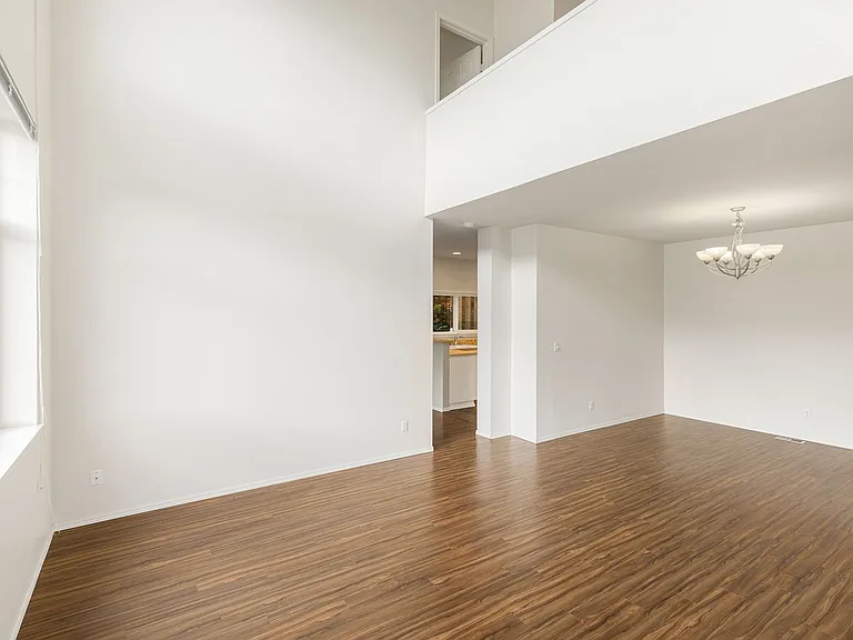 552 S 51st Ct — Photo 3