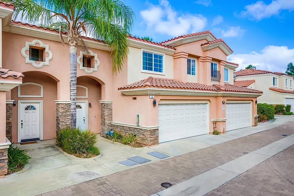3 bed, 2.5 bath, 1430 sqft, $3,300 — Photo 1