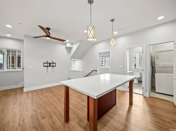 1060 Spencer St #F, Honolulu, HI 96822