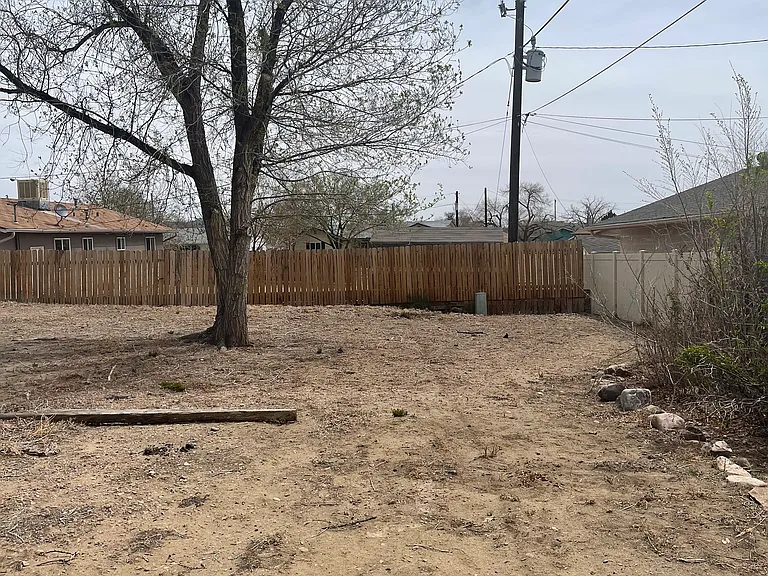 615 Virginia Ct — Photo 23