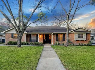 10814 Holly Springs Dr, Houston, TX 77042