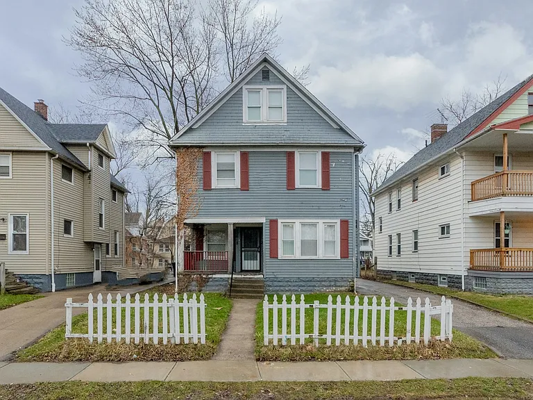 10618 Crestwood Ave — Photo 1