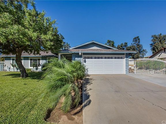 2nd image of 4689 Villa Woods Dr