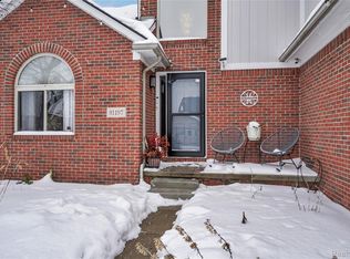 31197 Jaguar Dr, New Baltimore, MI 48047