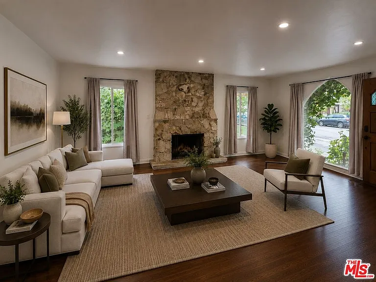 1032 S Crescent Heights Blvd — Photo 1