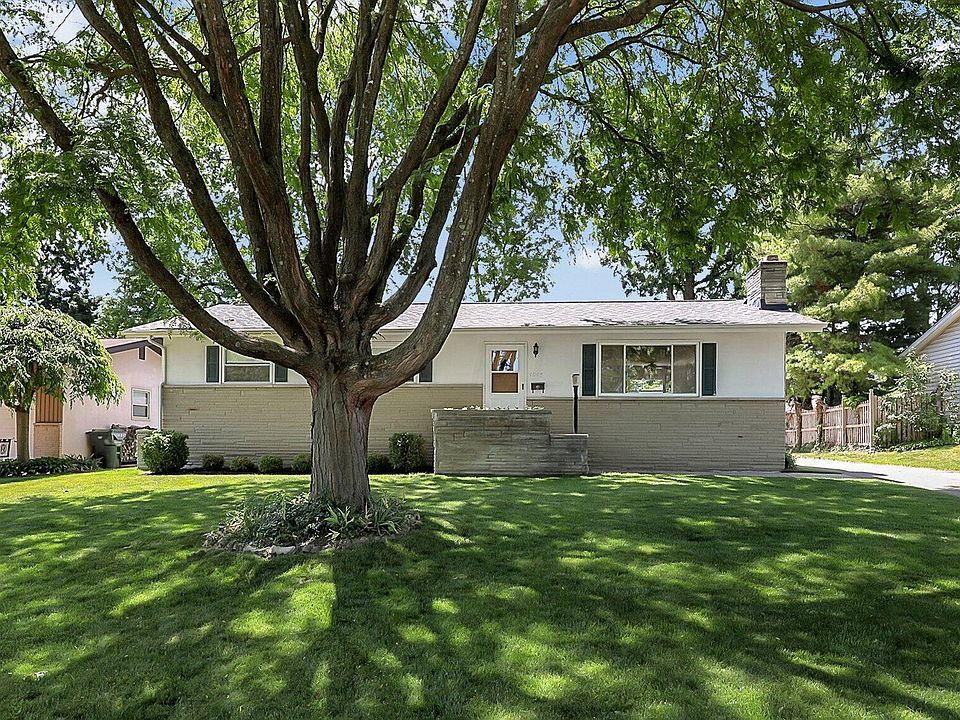 1st image of 1045 Brentford Dr