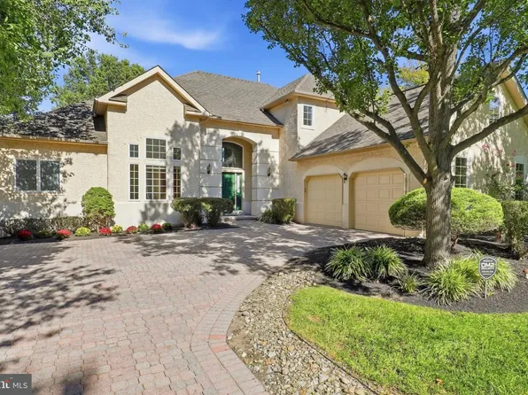 121 Inverness Dr, Blue Bell, PA 19422