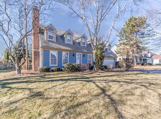 1936 Dorset Dr, Wheaton, IL