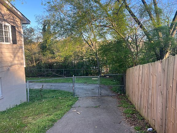 Driveway to downstairs