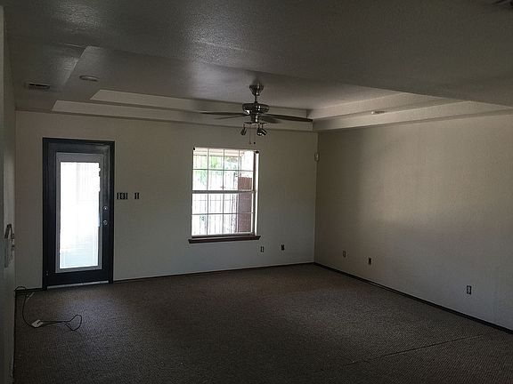 4th image of 1022 Fairway Dr