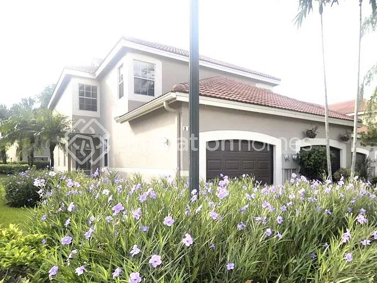 1136 Sorrento Dr — Photo 1