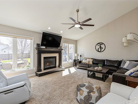 3rd image of 12604 Horton Ave