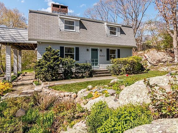 3rd image of 3 Moraine Ct