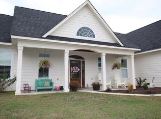 628 Taylor Overlook Dr, Taylor, MS 38673