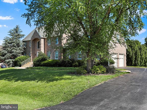 3rd image of 20342 Ayoub Ln