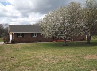 1600 Teague Ln, Kernersville, NC 27284