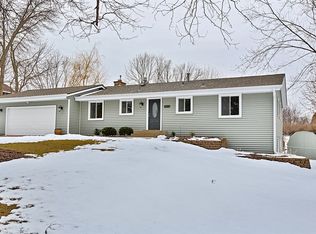 7610 Atherton Way, Eden Prairie, MN 55346