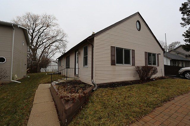 1st image of 909 Grand Blvd