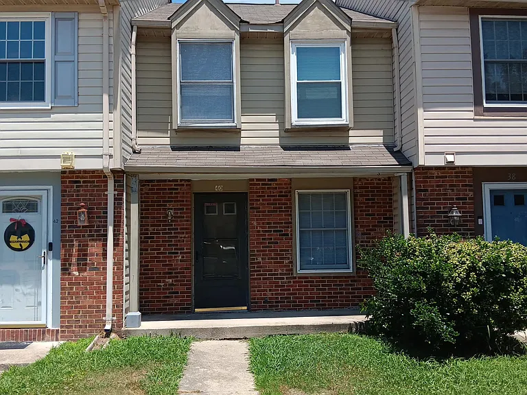 40 Lucinda Ct — Photo 1