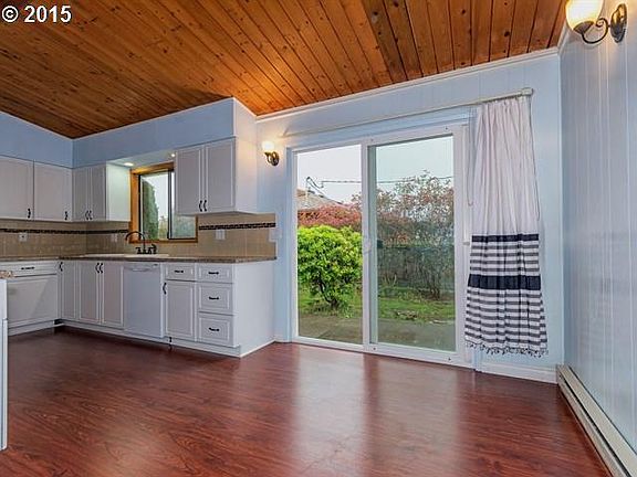 5th image of 3105 NE Littler Way