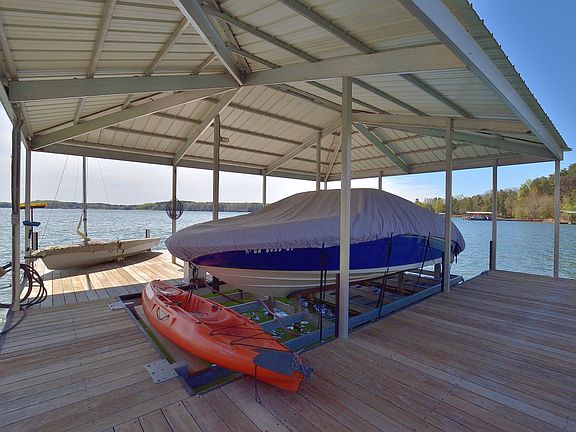 Electric lift & dock box